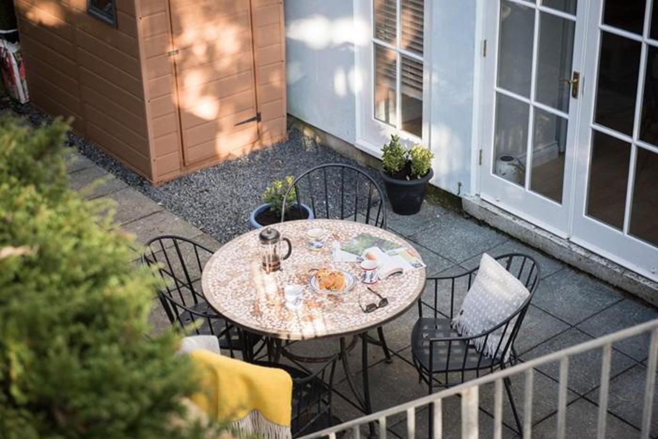 Stone's Throw - 2 Bed Centre Of