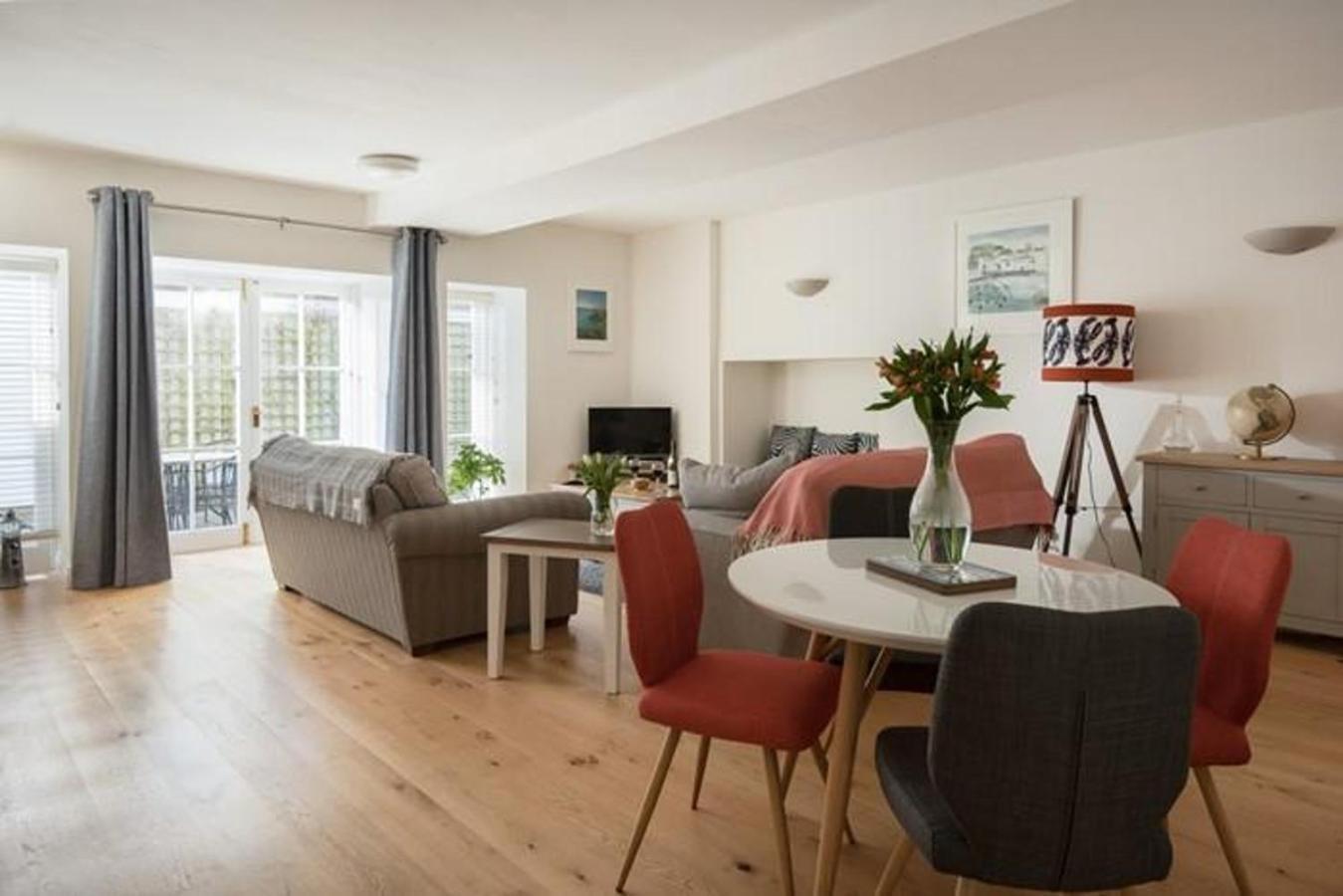 Stone's Throw - 2 Bed Centre Of Falmouth